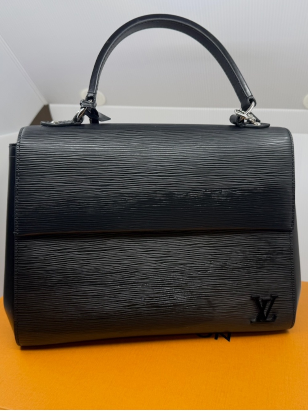 LOUIS VUITTON CLUNY TOP HANDLE BLACK BAG EPI BB
